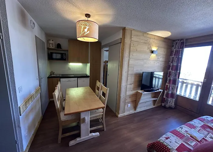 Skis Aux Pieds Avec Balcon Et Wifi Pour 6 Personnes A Plagne Soleil - Fr-1-351-275 La Plagne-Tarentaise