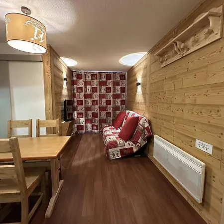 Skis Aux Pieds Avec Balcon Et Wifi Pour 6 Personnes A Plagne Soleil - Fr-1-351-275 * La Plagne