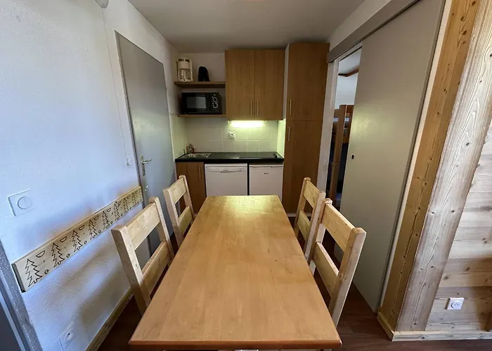 Skis Aux Pieds Avec Balcon Et Wifi Pour 6 Personnes A Plagne Soleil - Fr-1-351-275 *